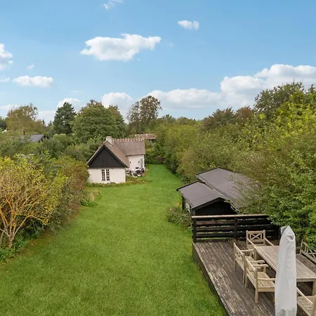 3 Bedroom In Holiday home